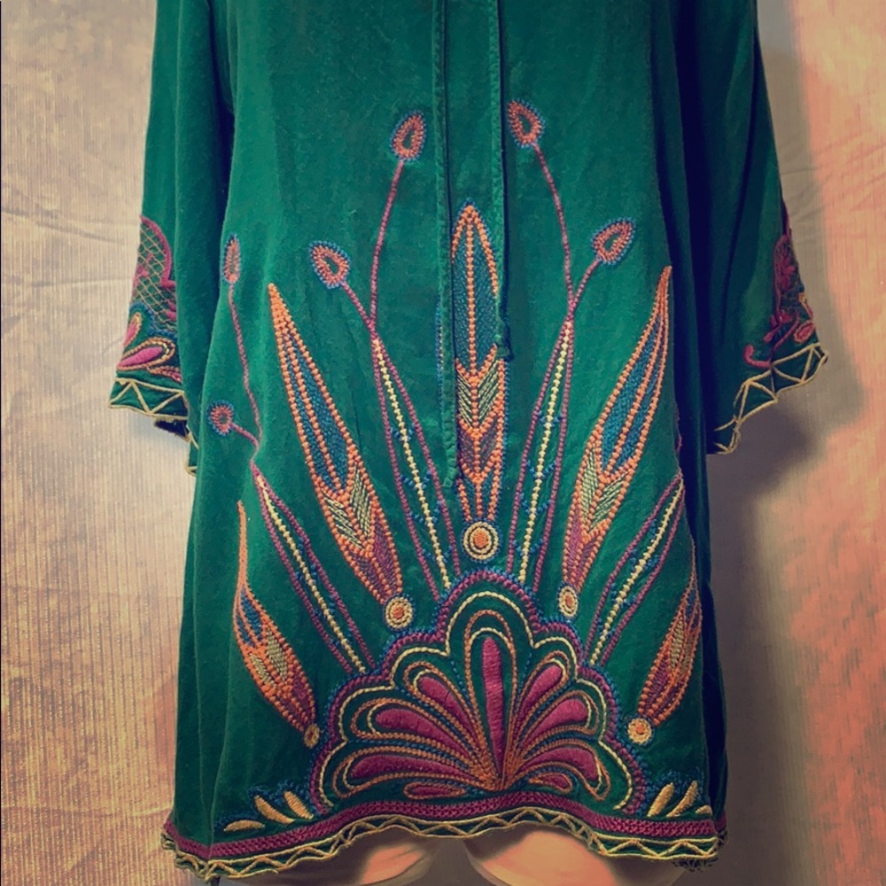 Embroidered 3/4 sleeve Hippie shirt Forever 21 M